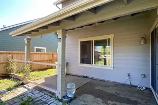 274 SW Bell Dr, Dallas, OR 97338 - Photo 9