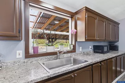 38415 Century Dr NE, Albany, OR 97322 - Photo 11