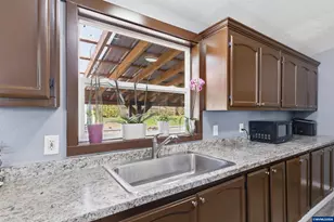 38415 Century Dr NE, Albany, OR 97322 - Photo 11