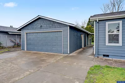 130 N Noble Av, Stayton, OR 97383 - Photo 3