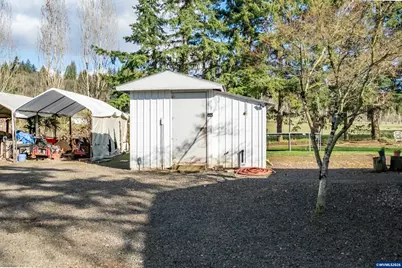 38423 Century Dr NE, Albany, OR 97322 - Photo 13