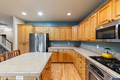 308 Holder Ln SE, Salem, OR 97306 - Photo 17