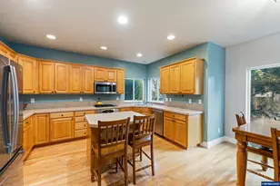 308 Holder Ln SE, Salem, OR 97306 - Photo 15
