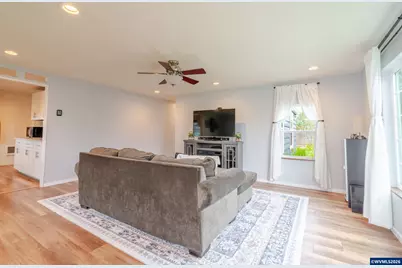 221 Jennings St, Lebanon, OR 97355 - Photo 5