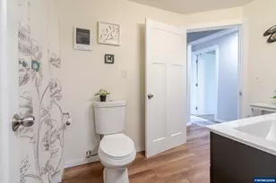 221 Jennings St, Lebanon, OR 97355 - Photo 13