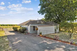 10093 Wiseacre Ln NE, Aurora, OR 97002 - Photo 3