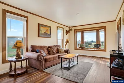 10093 Wiseacre NE Ln, Aurora, OR 97002 - Photo 11