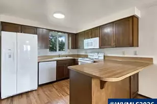 710 NE 5th St, Willamina, OR 97396 - Photo 7