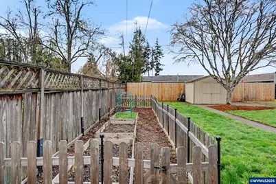 472 E St, Lebanon, OR 97355 - Photo 31
