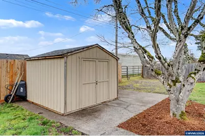 472 E St, Lebanon, OR 97355 - Photo 35