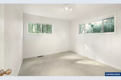 375 Fir Knoll Ln, Salem, OR 97317 - Photo 17