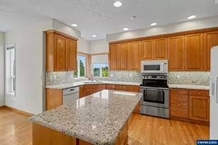 1470 Ranier Lp NW, Salem, OR 97304 - Photo 15