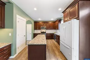 515 Montclair Dr NE, Albany, OR 97322 - Photo 13