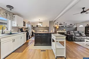 1377 SW Louise Dr, McMinnville, OR 97128 - Photo 11