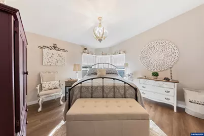 1377 SW Louise Dr, McMinnville, OR 97128 - Photo 15