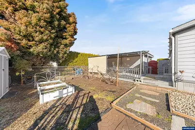 1377 SW Louise Dr, McMinnville, OR 97128 - Photo 39
