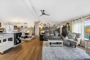 1377 SW Louise Dr, McMinnville, OR 97128 - Photo 7