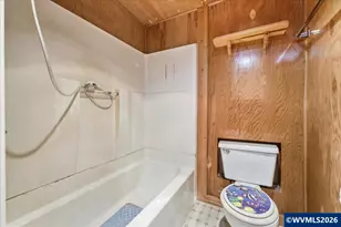 130 C St, Scotts Mills, OR 97375 - Photo 37