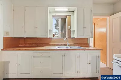 130 C St, Scotts Mills, OR 97375 - Photo 29