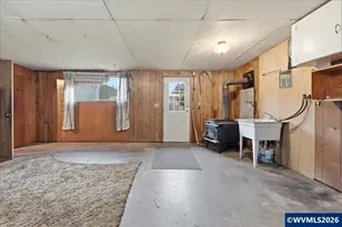 130 C St, Scotts Mills, OR 97375 - Photo 27