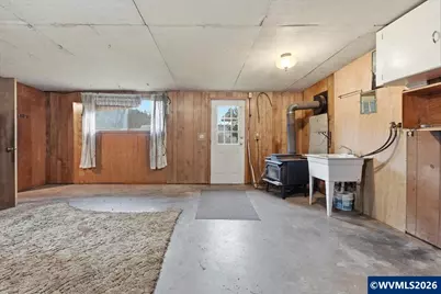 130 C St, Scotts Mills, OR 97375 - Photo 27