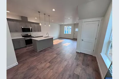 360 SE Shetterly Dr, Dallas, OR 97338 - Photo 5