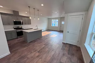 360 SE Shetterly Dr, Dallas, OR 97338 - Photo 5