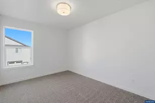 360 SE Shetterly Dr, Dallas, OR 97338 - Photo 15