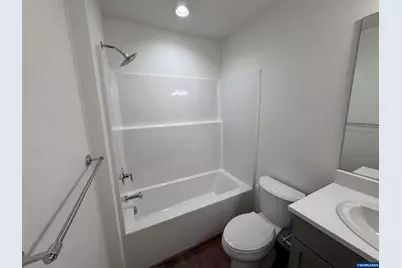 360 SE Shetterly Dr, Dallas, OR 97338 - Photo 17