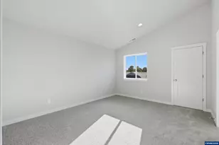 366 SE Shetterly Dr, Dallas, OR 97338 - Photo 13