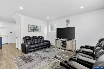 900 Ben Brown Ln, Woodburn, OR 97071 - Photo 11