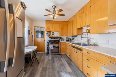 47866 W 1st St, Oakridge, OR 97463 - Photo 19