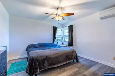 47866 W 1st St, Oakridge, OR 97463 - Photo 13