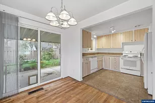 1390 Astor Way, Woodburn, OR 97071 - Photo 9