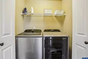 814 Crouchen St NW, Salem, OR 97304 - Photo 27