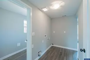 995 Fairview Ave SE, Salem, OR 97302 - Photo 19