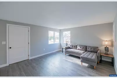 995 Fairview Av SE, Salem, OR 97302 - Photo 5