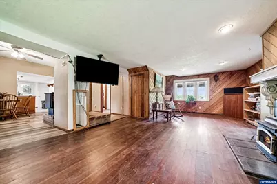 14604 Woodburn Monitor Rd NE, Woodburn, OR 97071 - Photo 11