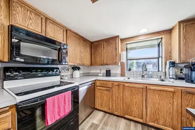 14604 Woodburn Monitor Rd NE, Woodburn, OR 97071 - Photo 19