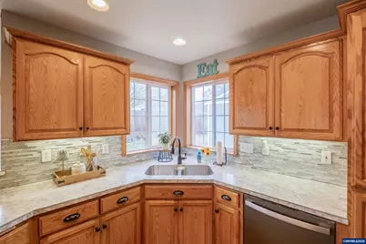 780 Mountain River Dr, Lebanon, OR 97355 - Photo 11