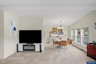 2120 Robins Ln SE, Salem, OR 97306 - Photo 9