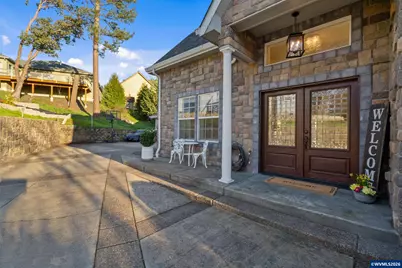 812 Northpoint Lp, Brownsville, OR 97327 - Photo 3