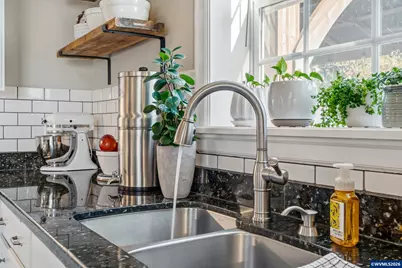 812 Northpoint Lp, Brownsville, OR 97327 - Photo 25