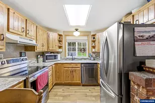 42430 Ames Creek Rd, Sweet Home, OR 97386 - Photo 9