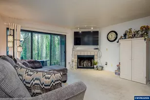 4000 Carman Dr, Lake Oswego, OR 97035 - Photo 9