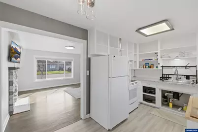 910 Ermine St SE, Albany, OR 97322 - Photo 9