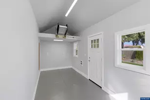 910 Ermine St SE, Albany, OR 97322 - Photo 49