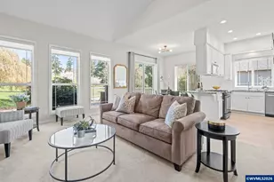 819 Hazeltine Ave SE, Salem, OR 97306 - Photo 13