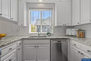 819 Hazeltine Ave SE, Salem, OR 97306 - Photo 17