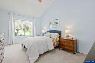 819 Hazeltine Ave SE, Salem, OR 97306 - Photo 23